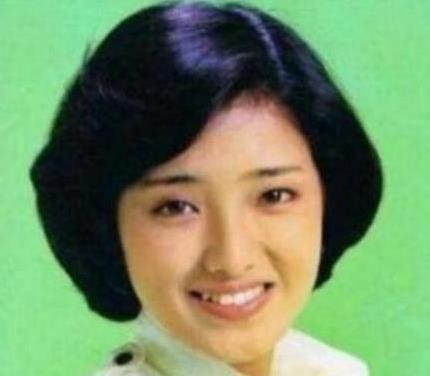 女神, 喜欢她的球 女神, 喜欢她的球